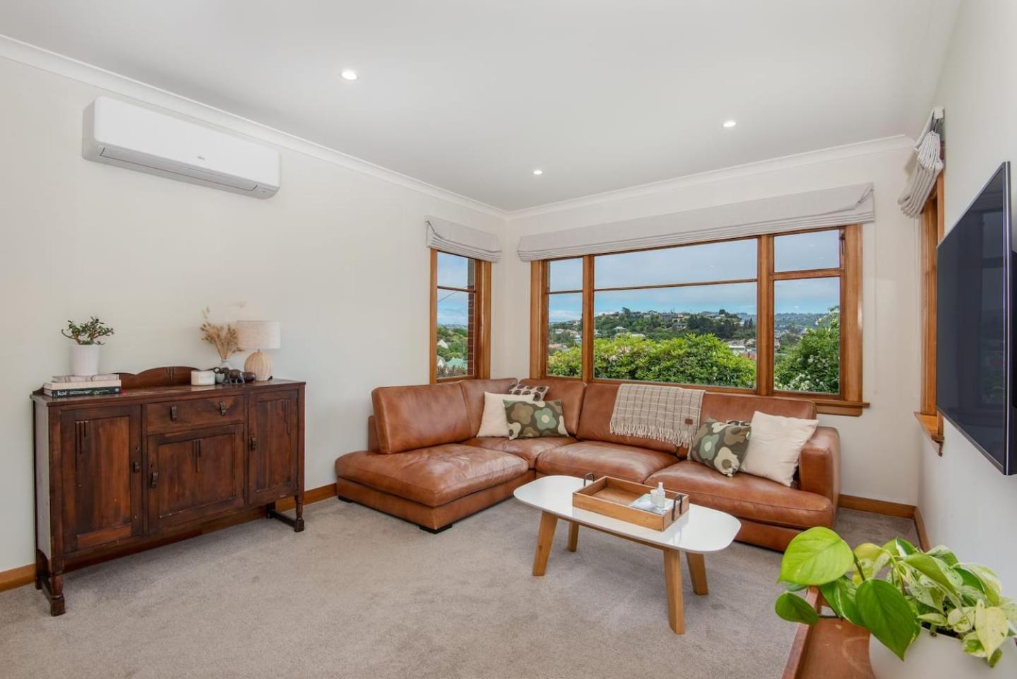 Stunning Family Home In Andersons Bay Dunedin Buitenkant foto