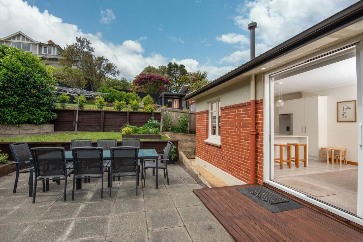 Stunning Family Home In Andersons Bay Dunedin Buitenkant foto